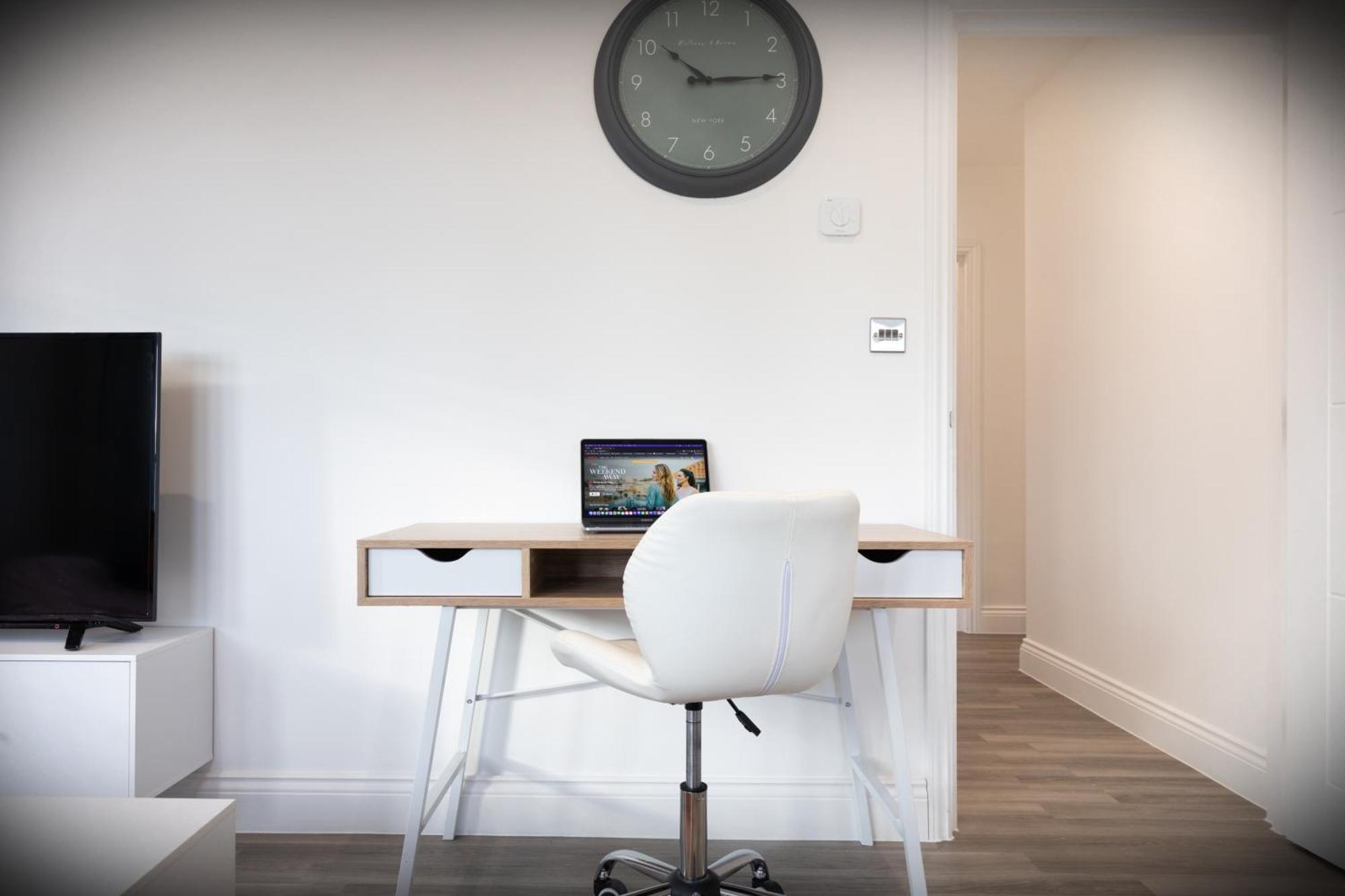 Hatfield Haven - Modern 2-Bed Retreat Near Uni, Business Park & City Center, Free Parking, Big Savings On Longer Stays Exterior foto